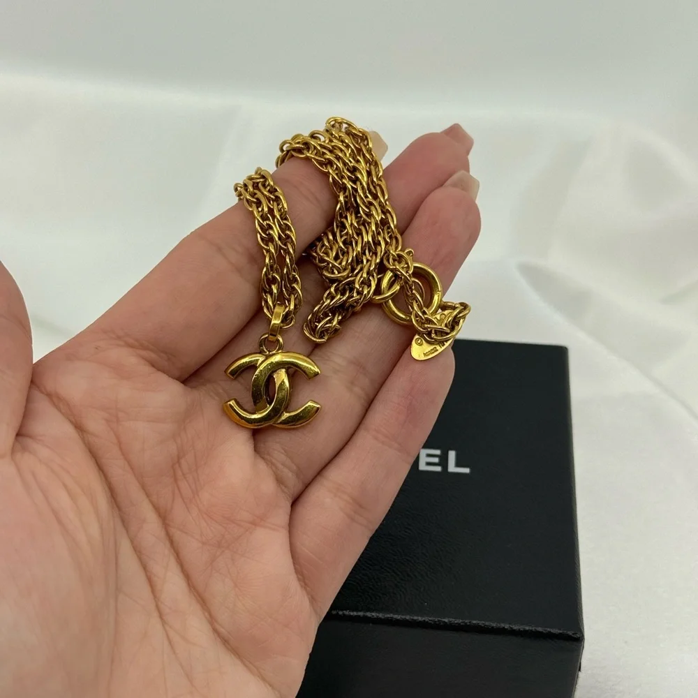 Vintage Chanel Small Gold CC Chain Pendant Necklace